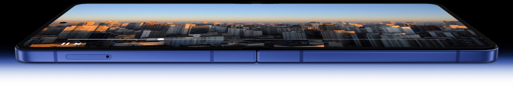 galaxy-z-flip7-features-display-viewing.jpg galaxy-z-flip7-features-display-viewing.jpg