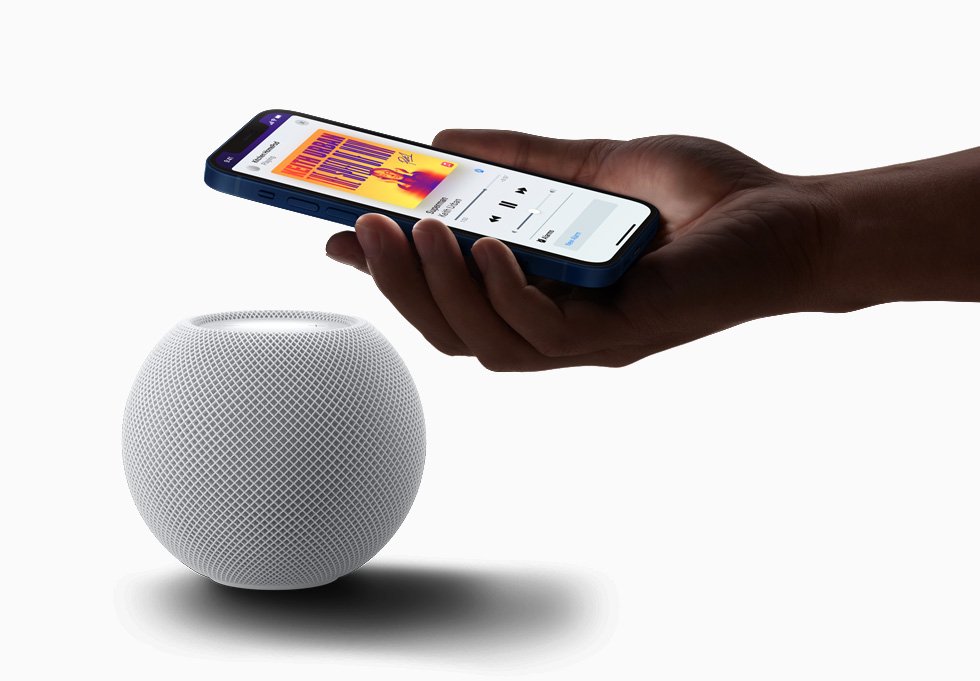 Apple_homepod-mini-white-iphone-pairing_10132020_big.jpg.large.jpg Apple_homepod-mini-white-iphone-pairing_10132020_big.jpg.large.jpg