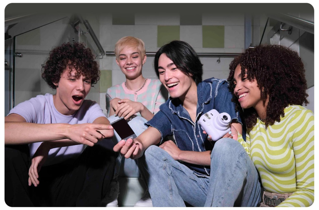 Fujifilm-Instax-Mini-12-03.jpg Fujifilm-Instax-Mini-12-03.jpg