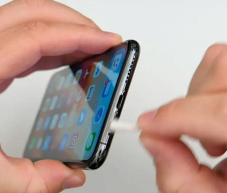 Чистка динамиков на iPhone 13 Mini